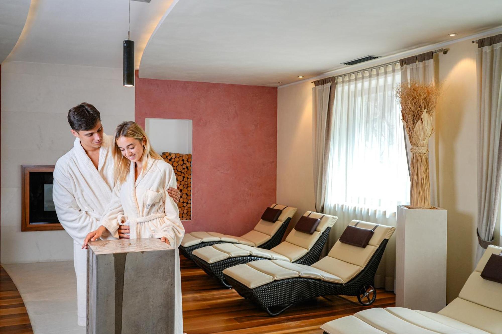 Hotel Carmen Dolomites Santa Cristina Val Gardena Exterior photo